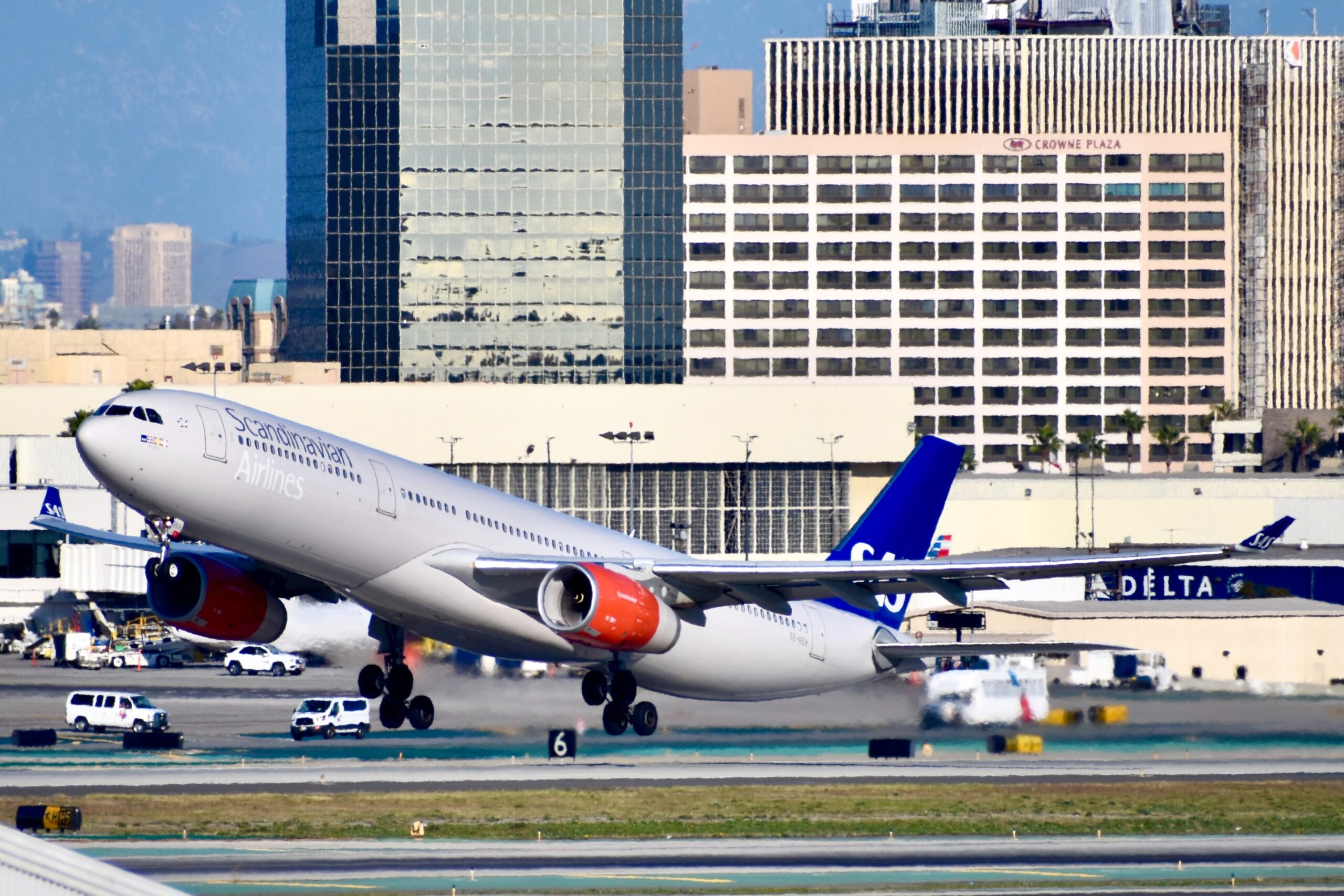 SAS to Exit Star Alliance, Join SkyTeam as Air France-KLM Acquires Stake